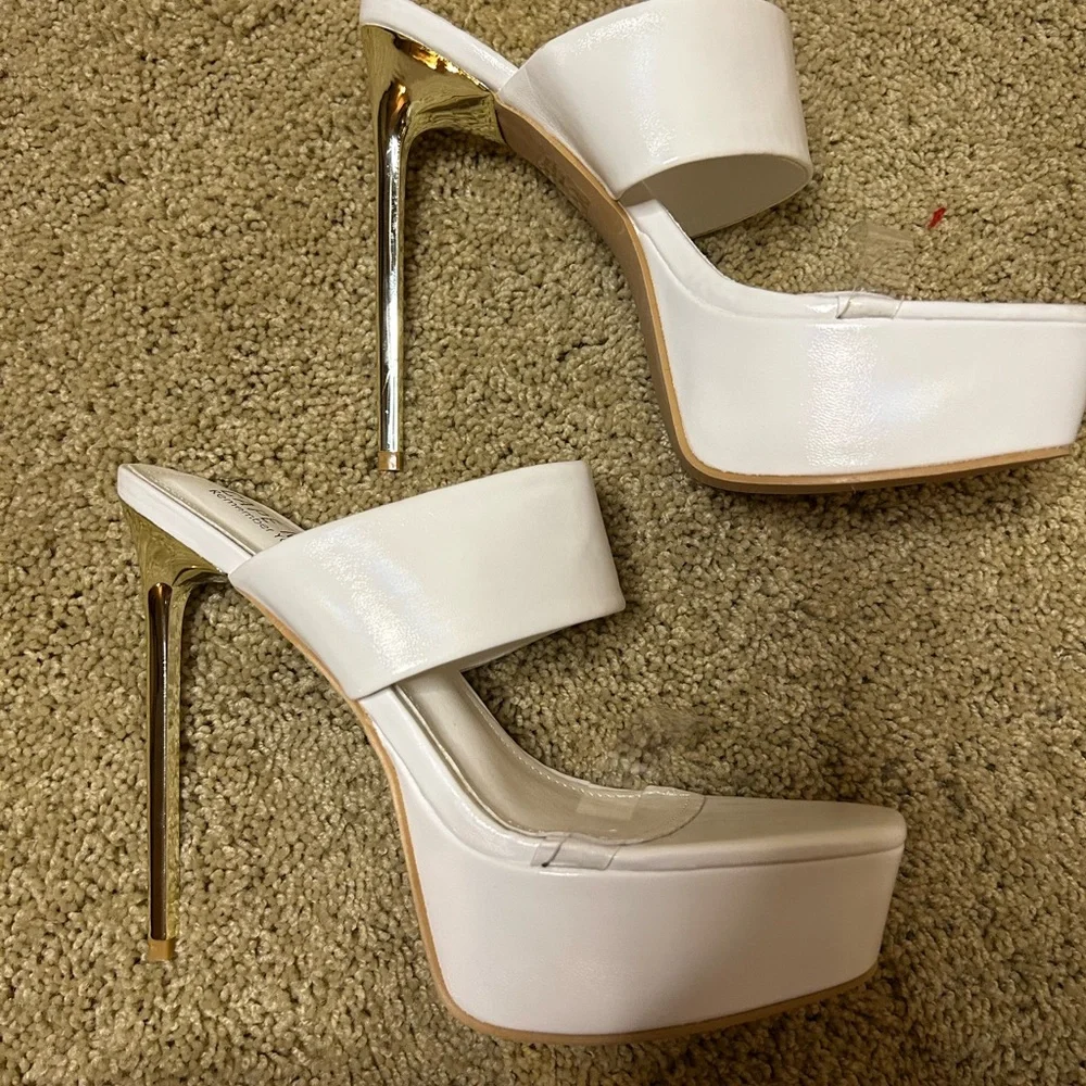 White platform high heels - Picture 2 of 10